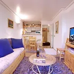 Appartement Cosy Sur Les Pistes Avec Parking Privé - Fr-1-564-34 Courchevel