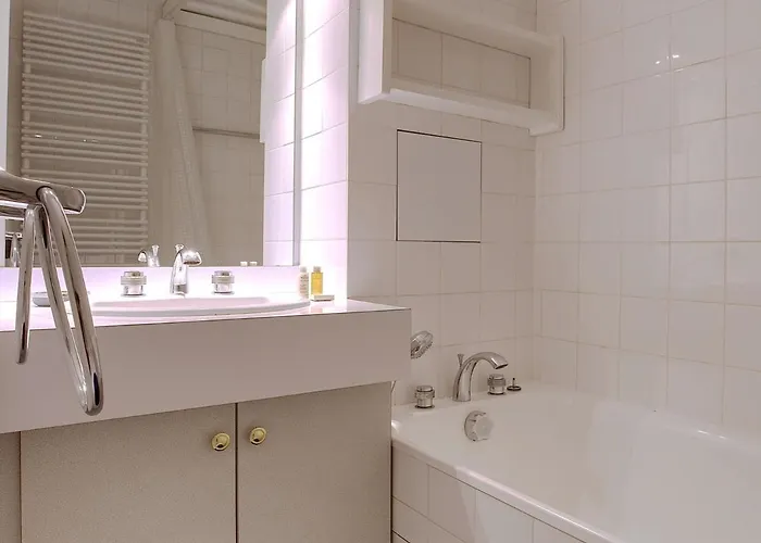 Cosy Sur Les Pistes Avec Parking Prive - Fr-1-564-34